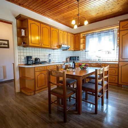 Giannis House 2022 *